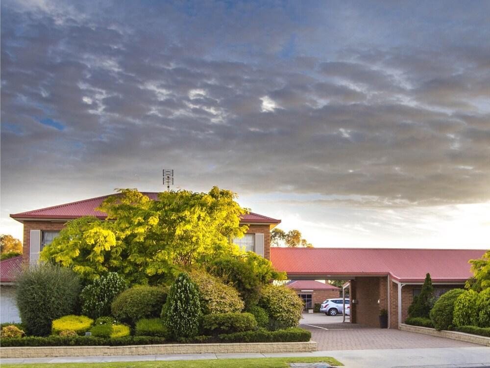 Colonial Motor Inn Bairnsdale Golden Chain Property Exteriör bild