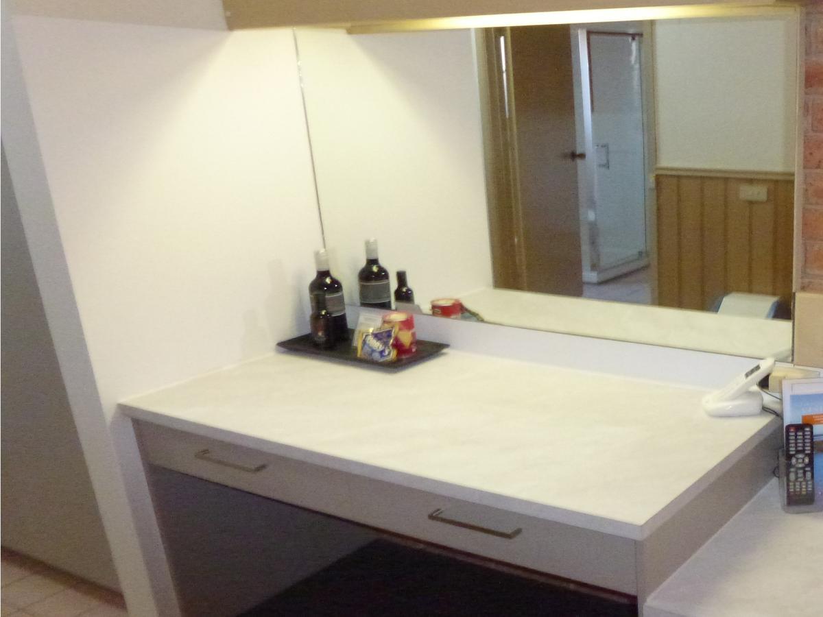 Colonial Motor Inn Bairnsdale Golden Chain Property Exteriör bild
