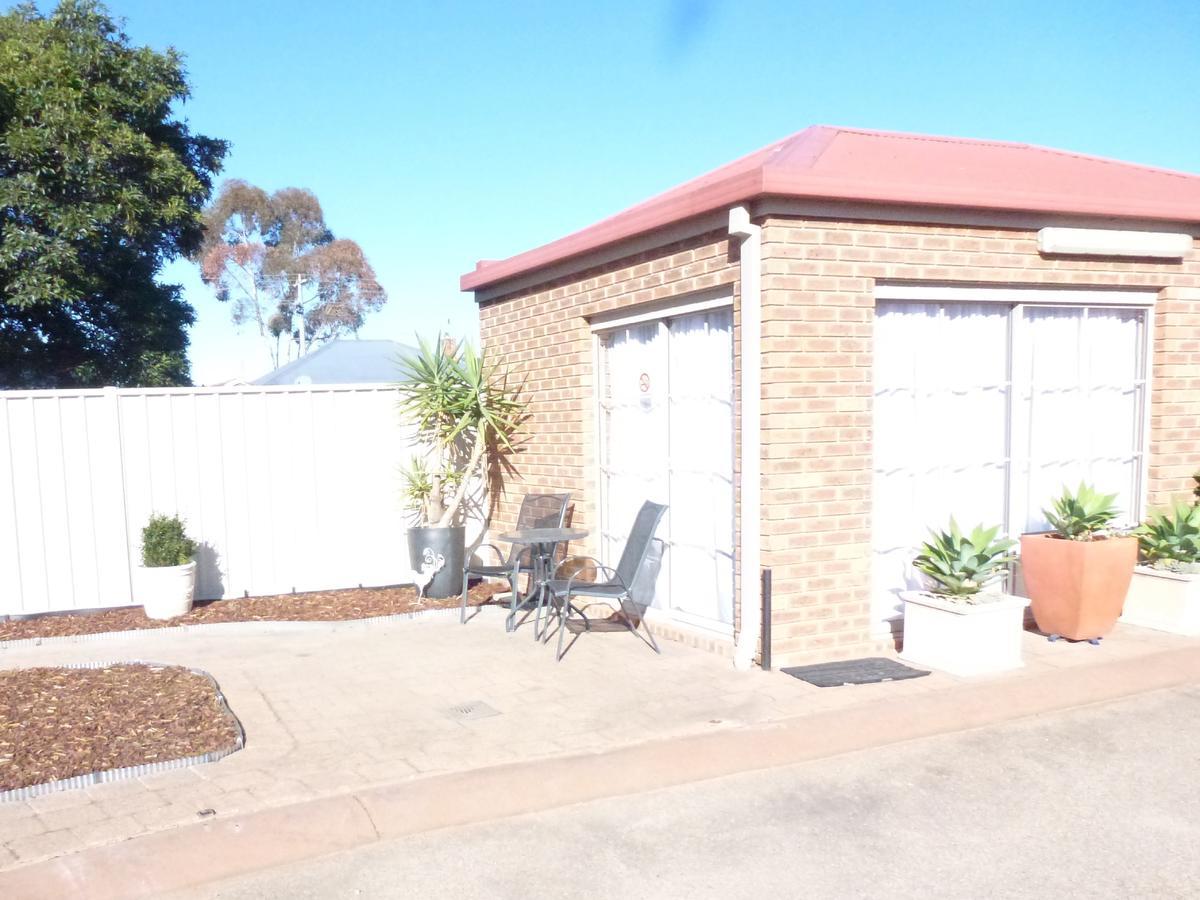 Colonial Motor Inn Bairnsdale Golden Chain Property Exteriör bild