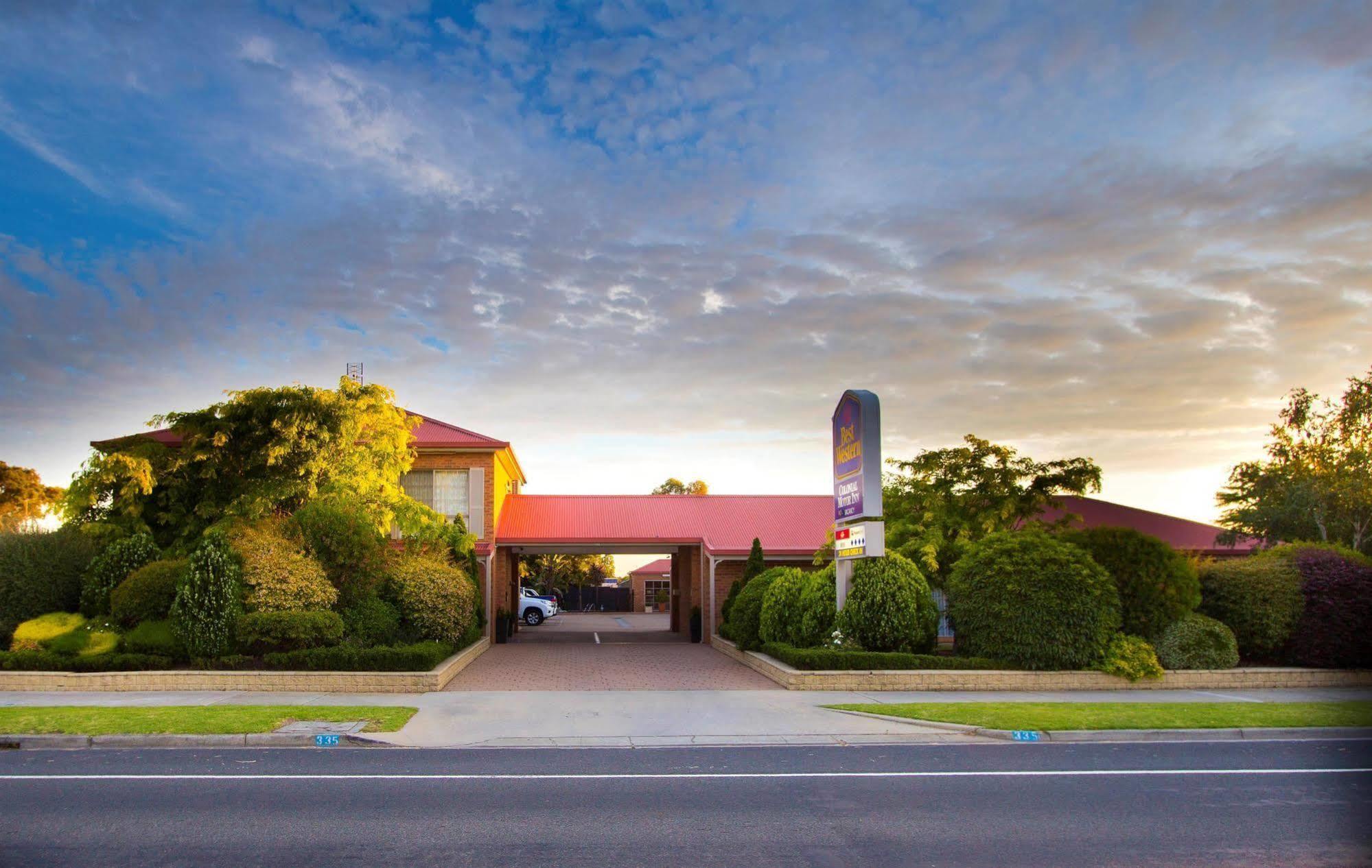 Colonial Motor Inn Bairnsdale Golden Chain Property Exteriör bild
