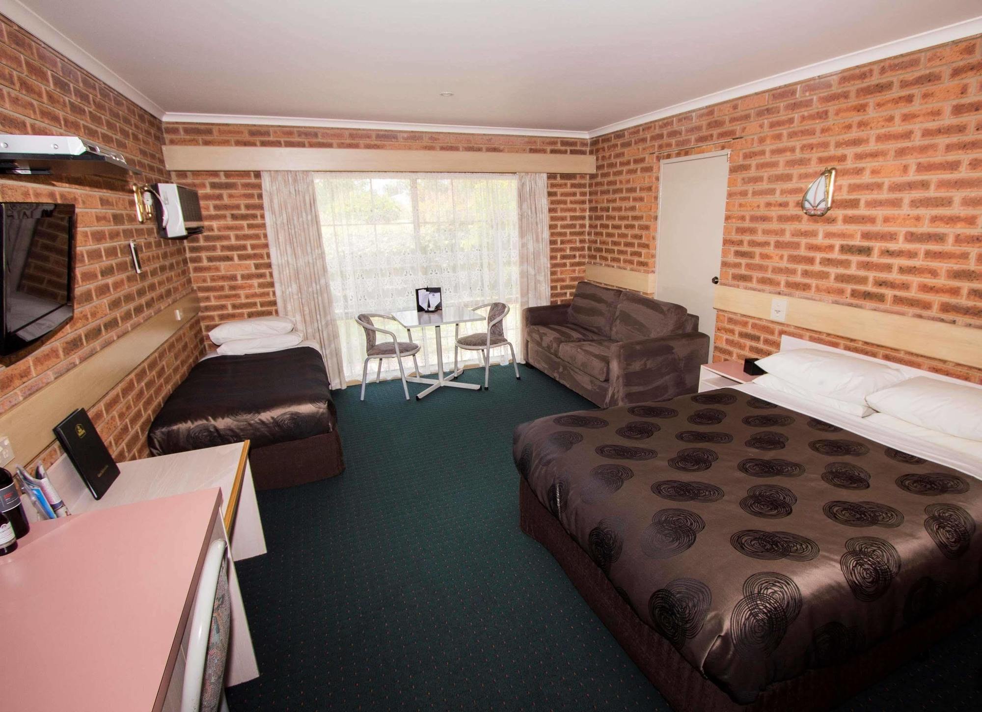 Colonial Motor Inn Bairnsdale Golden Chain Property Exteriör bild