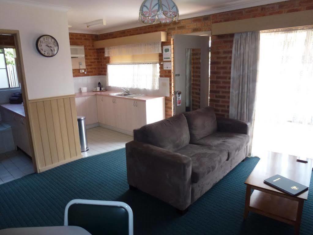 Colonial Motor Inn Bairnsdale Golden Chain Property Exteriör bild