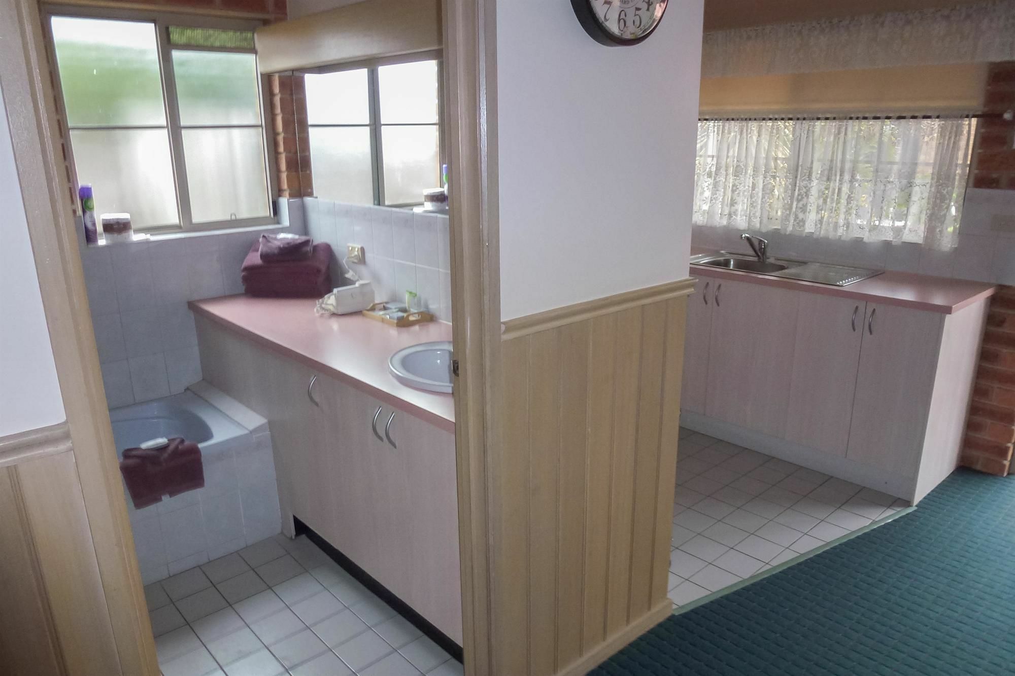 Colonial Motor Inn Bairnsdale Golden Chain Property Exteriör bild