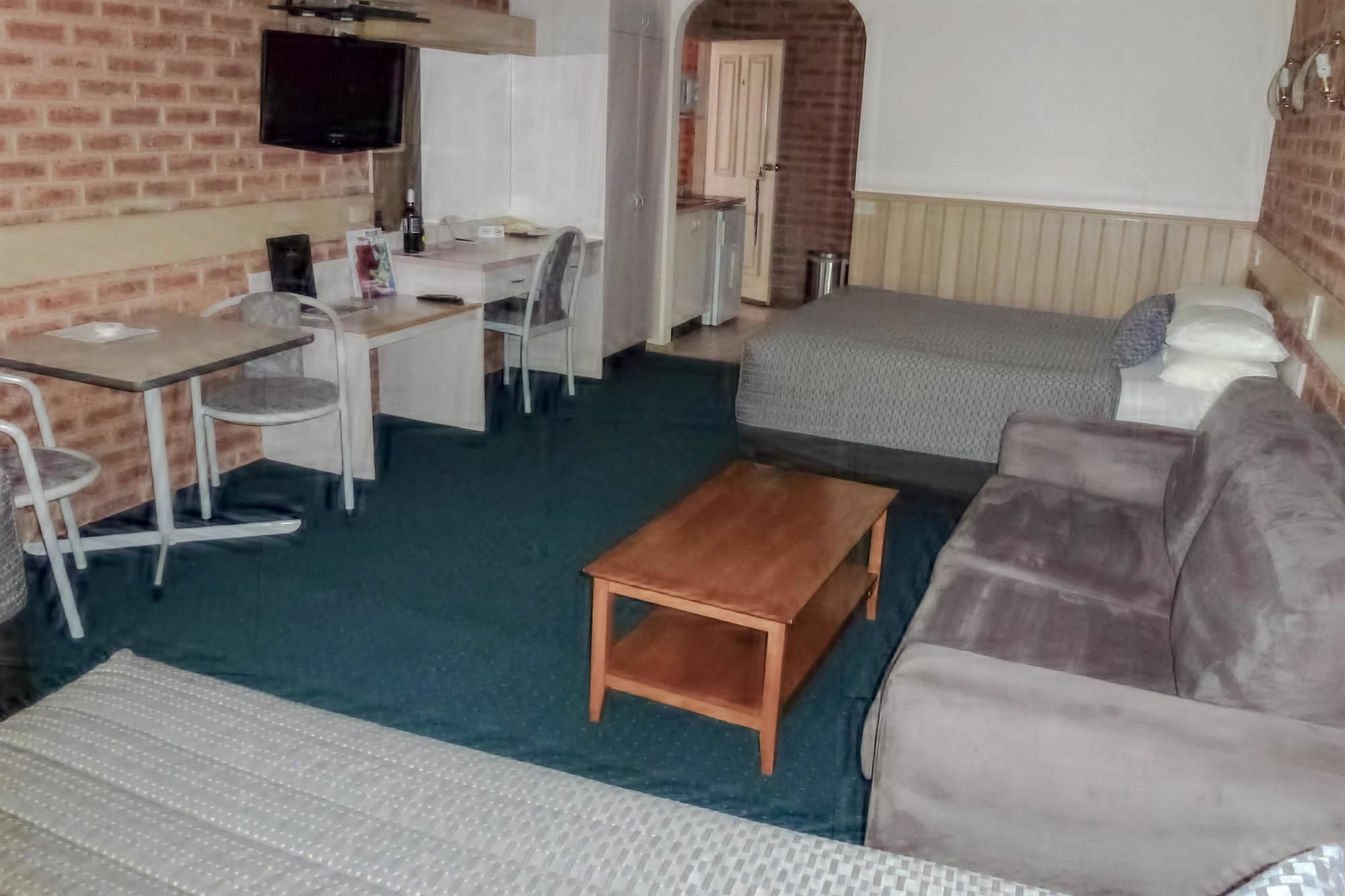 Colonial Motor Inn Bairnsdale Golden Chain Property Exteriör bild