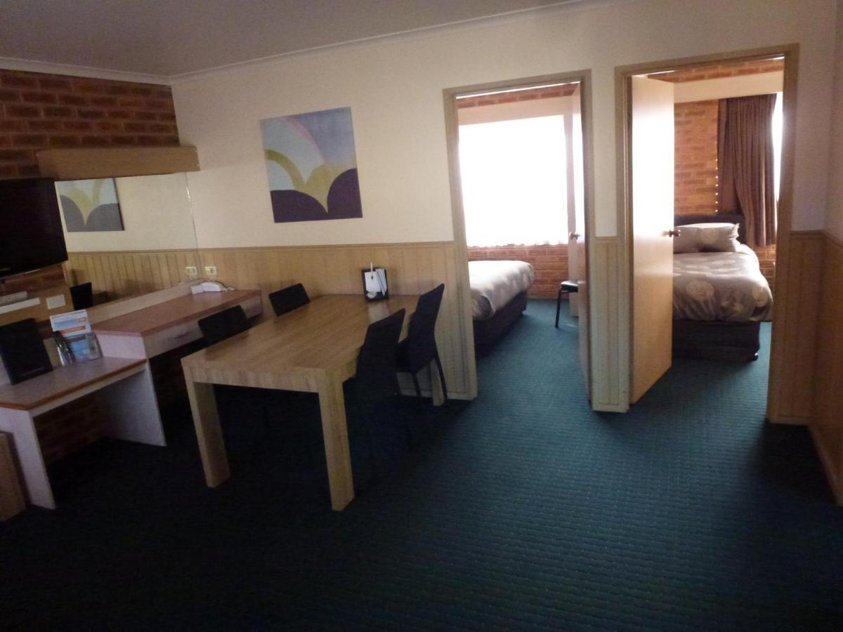 Colonial Motor Inn Bairnsdale Golden Chain Property Exteriör bild